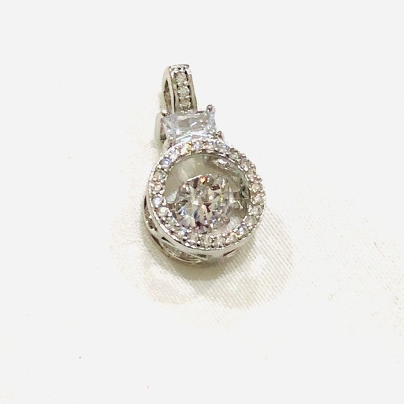 Mesmerizing dancing diamond pendant with chain, VVS Swarovski Crystal necklace, - Picture 4 of 4